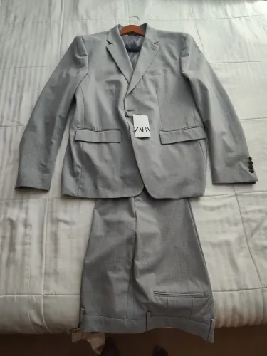 Terno e Calça Masculino Zara Cinza e Gravata Ludgi Vermelha