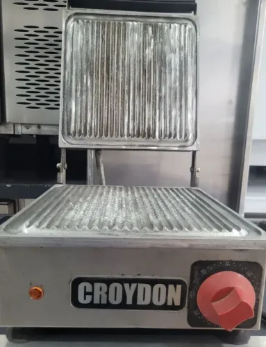 Sanduicheira Elétrica Croydon
