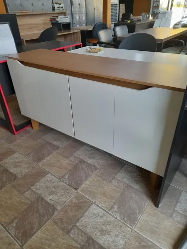 Armario Buffet com 4 portas e tampo em madeira
