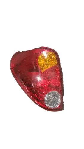 Lanterna traseira esquerda l200 triton