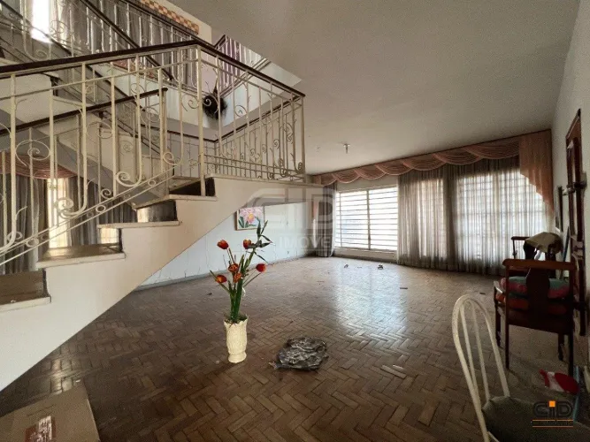 Casa comercial ao lado da Embratel, próx. ao Morro da Luz