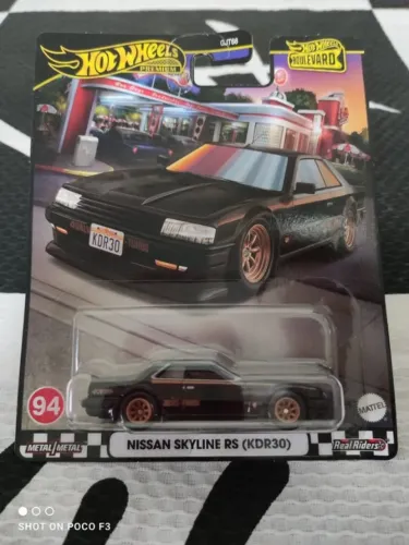Hot Wheels Premium Boulevard Nissan Skyline Rs (Kdr30)