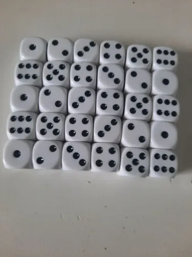 Jogo de 30 dados 6 lados preto e branco