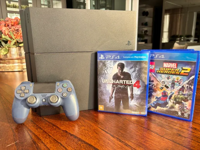 Playstation 4 em ótimo estado + Uncharted 4, Lego Marvel Super Heroes 2 e 1 controle