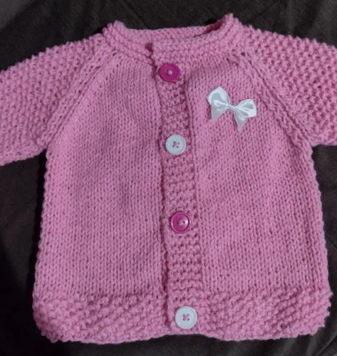 Cardigã de Tricô Rosa para Bebê