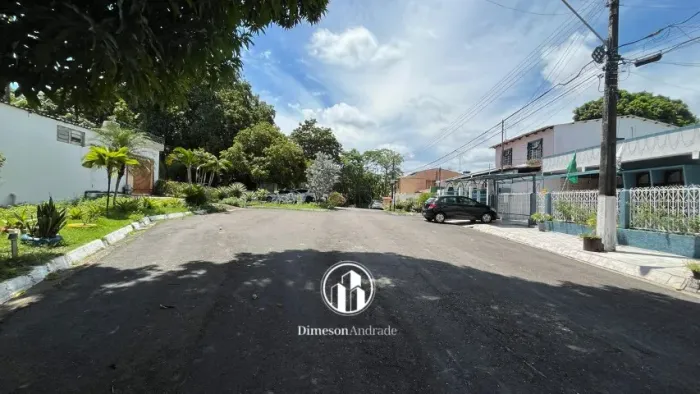 Casa duplex à venda no conjunto Cophasa com 4 quartos, Nova Esperança, Manaus-AM