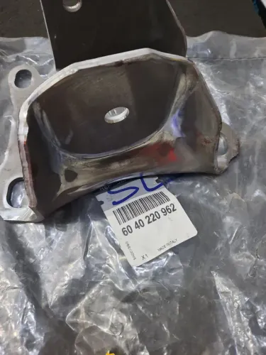 Suporte de bucha do eixo Traseiro Direito Renault Duster 
