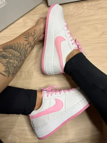 Tênis Nike Air Force 1 Rosa
