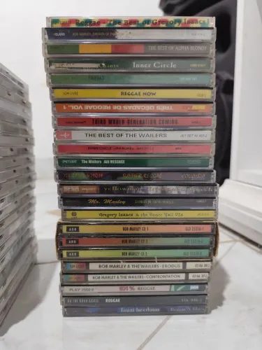 Lote de CDs de reggae, originais e importados