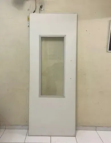 Porta de Escritório com Janela