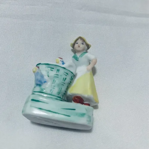 Miniatura de holandesa com vaso - Anos 40