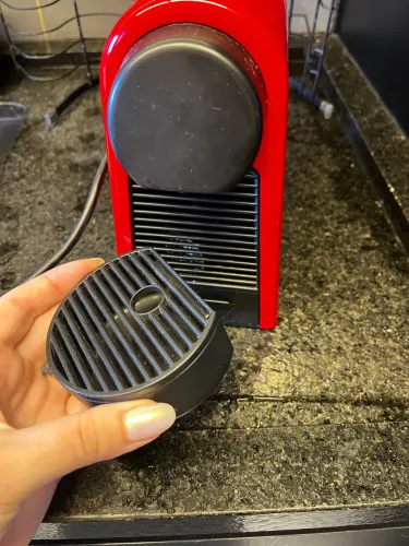 Cafeteria Nespresso Essenza Vermelha 220v