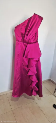 Vestido de festa um ombro só longo Fúcsia