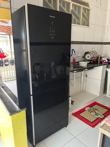 Geladeira Panasonic Black Glass