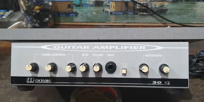 Amplificador de Guitarra Meteoro 30G