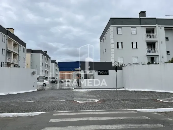 APARTAMENTO FACE OESTE SEMI-MOBILIADO EM PINHAIS PARA INVESTIDOR.