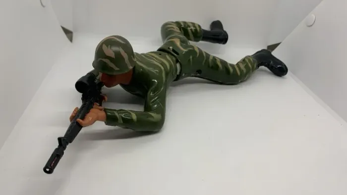 Boneco Soldado Rasteja e Atira Vintage Anos 80 (Leia)