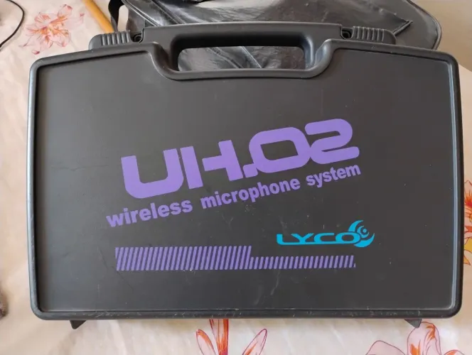 Microfones UH.02 com defeito 