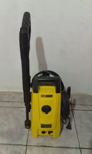 Vende -se uma lavadora de pressão