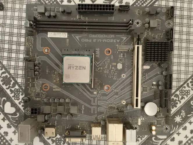 Kit Placa mãe placa mae a320-m.2 pro v.15 e processador AMD Ryzen 5 1600