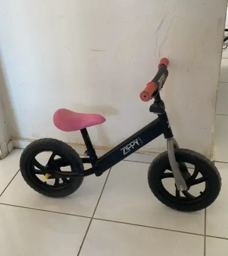  Bicicleta de Equilíbrio Infantil Zippy Toys Aro 12 - [Cor da Bicicleta] (Excelente Estado