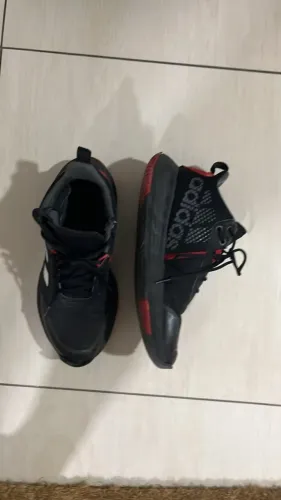 Basqueteira Adidas OwnTheGame 2.0