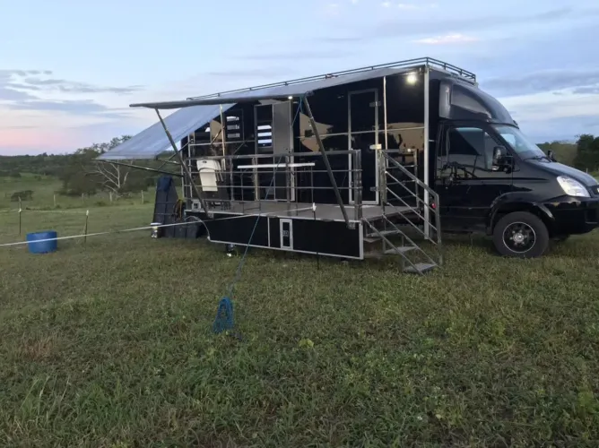 MOTORHOME 2023 E CAMINHÃO 2013.