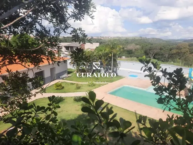 Viva com conforto no melhor de Salto! Casa em condomínio fechado com 2 Dorms e 2 vagas com