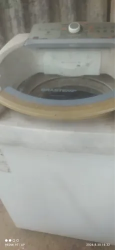 Máquina para retirada de peças