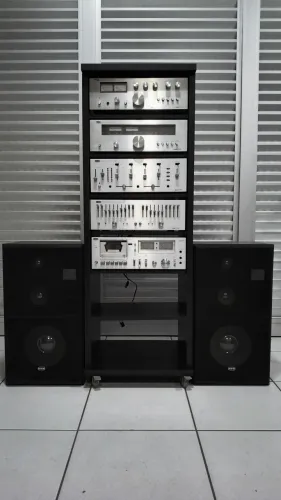 Estúdio 6060 com Rack e par de caixas