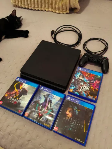 PS4 slim em perfeito estado