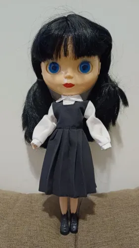 Boneca Wandinha Blythe 30cm Articulada