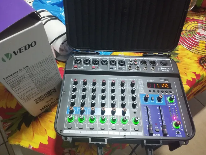MESA SOM AMPLIFICADA  CANAIS  MARCA VEDO
