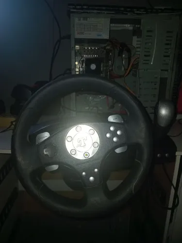 Vendo volante para simulador de PC de PS3 aí PS4 funcionando certinho