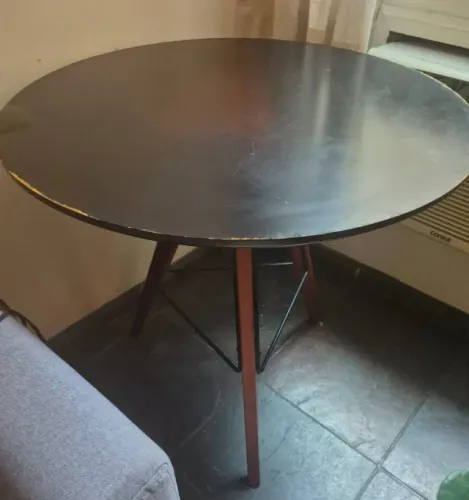 Mesa De Jantar Ovni Redonda Preto - 80cm