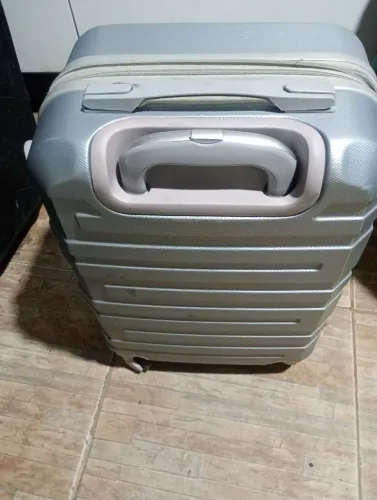 MALA MÉDIA EM BOA CONDIÇÕES 