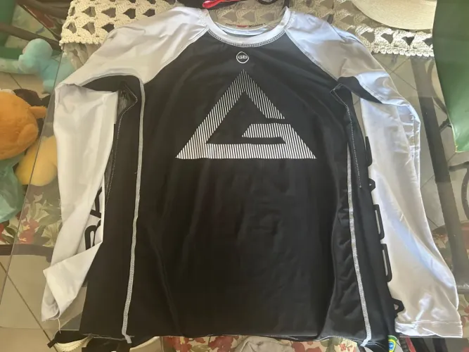 Rashgaurd Ranqueada Gracie Barra TAM. GG