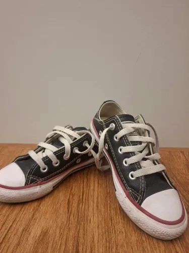 Tênis Converse All Star, couro preto, tamanho 26
