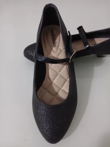 Vendo esse sapato infantil menina num 31 usado uma vez otima qualidade 