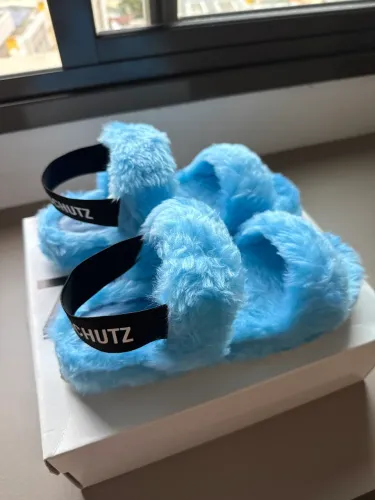 Vendo sandália de inverno Schutz