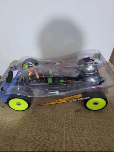 Automodelo 1/8 pro BMT convertido castle