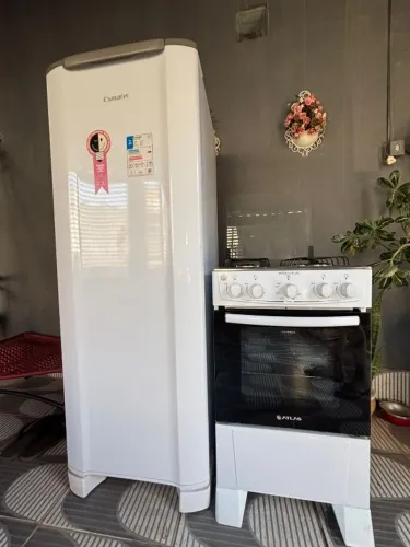Geladeira Esmaltec+ Fogão 4 bocas elétrico (semi- novos) entrego
