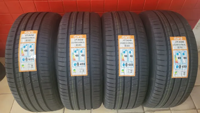 Pneus   ,,,   235 45 19  ,,,  235 55 19  novos  , ( leia  )