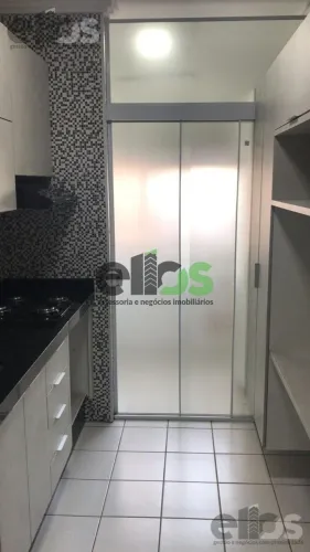 Apartamento | 59m² | 02 dormitórios | 01 suíte | varanda | 1º andar | vaga coberta | Plane