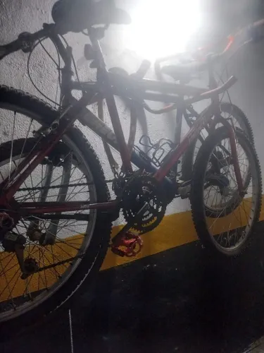 Vendo 2 bicicletas (VALOR DAS DUAS)