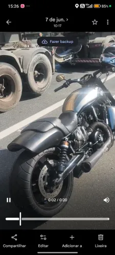 Harley Davidson V-Rod motor criado em parceria com a porche.