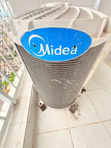 Split midea 22.000 btus, pouco usada.