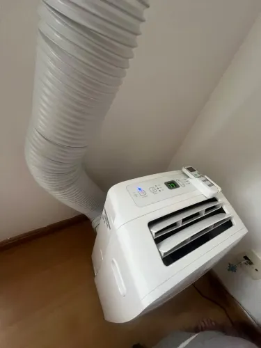 Ar-condicionado Portátil Hisense 12.000 BTus Wi-Fi Controle Remoto110v