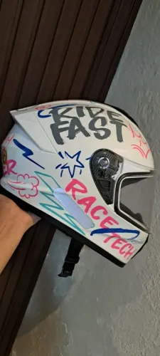 Capacete feminino 
