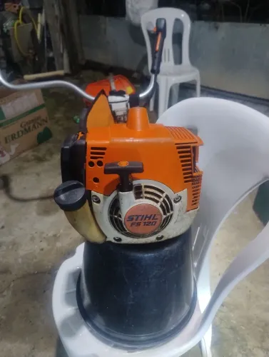 Vende-se está rrosadeira da marca stiHL FS 120